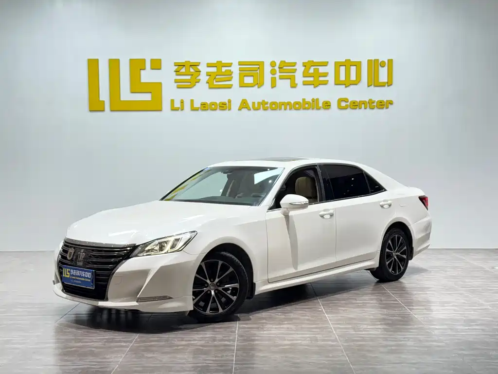 Toyota Crown 2018 — фото 1