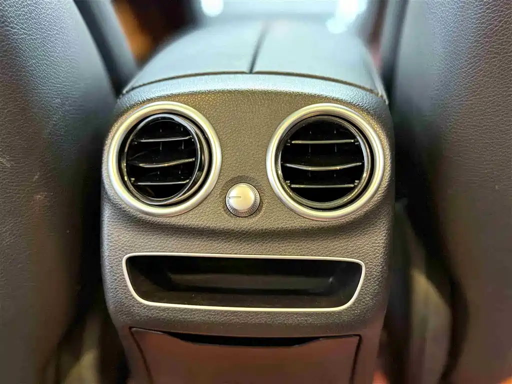 Mercedes-Benz C-Class 2019 — фото 17