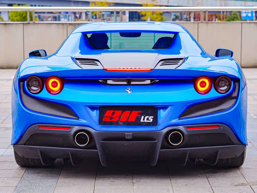 Ferrari F8 2021 — фото 18