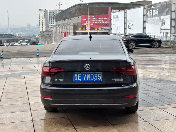 Volkswagen Sagitar 2022