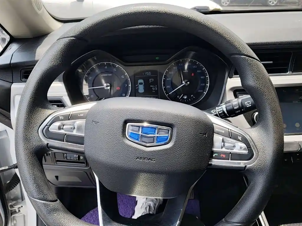 Geely Vision X3 2020 — фото 11
