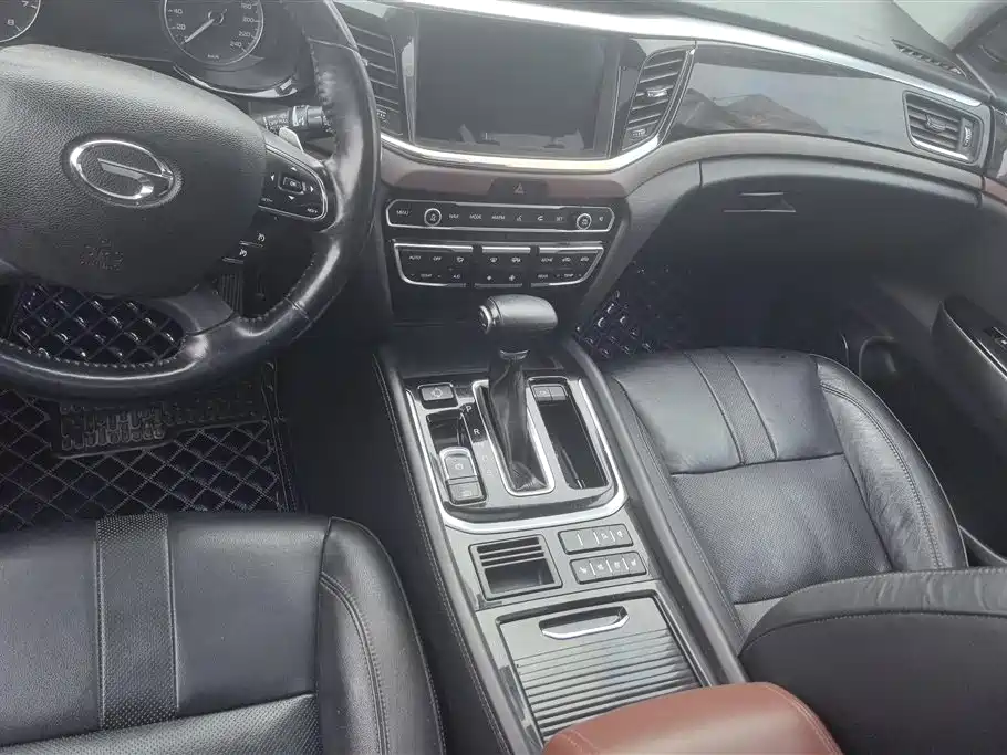GAC Motor Trumpchi GS8 2017 — фото 16