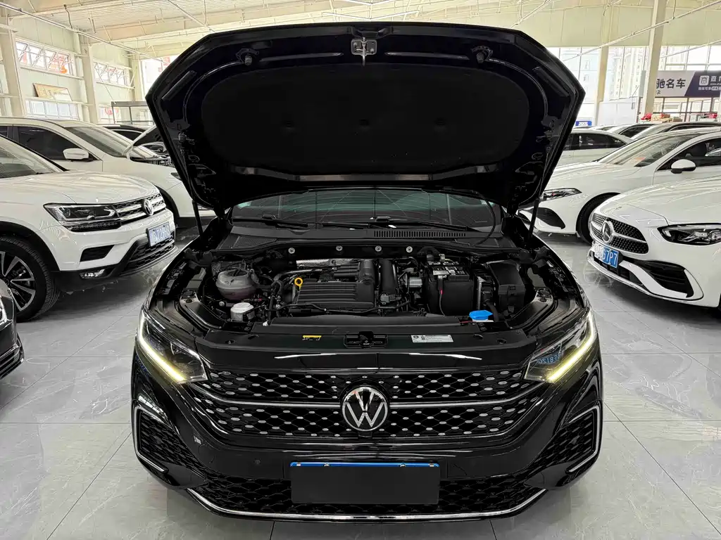 Volkswagen Passat 2023 — фото 19