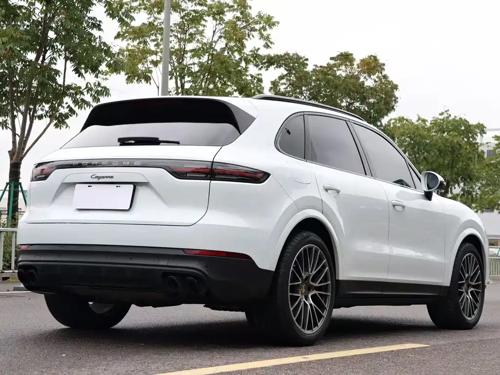 Porsche Cayenne 2023 — фото 16