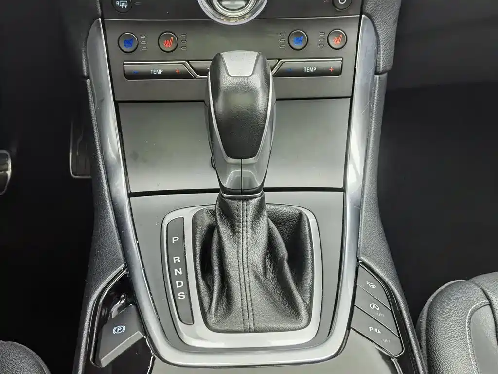 Ford Edge 2020 — фото 13
