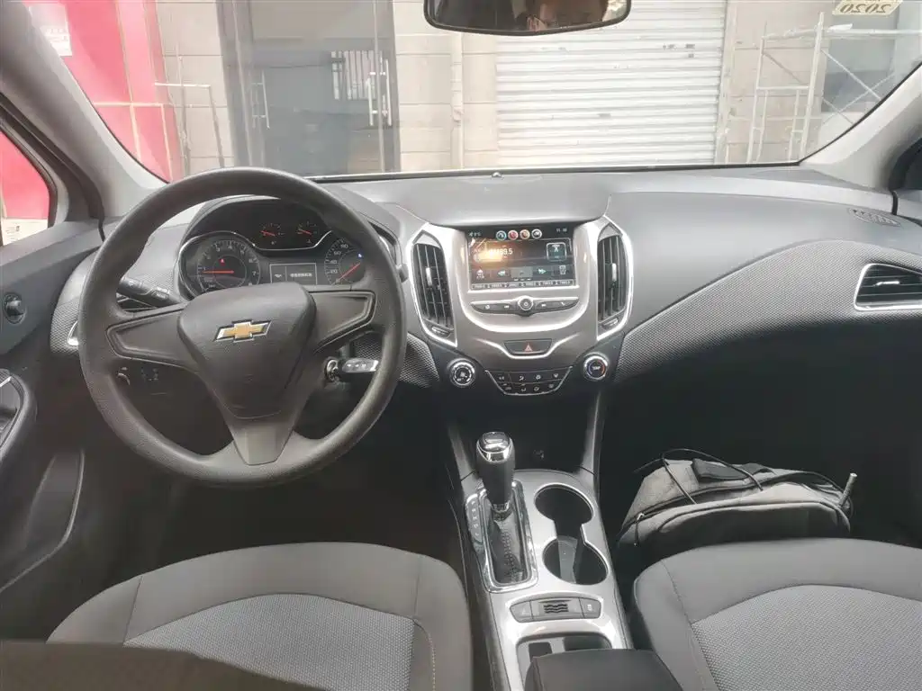 Chevrolet Cruze 2018 — фото 10