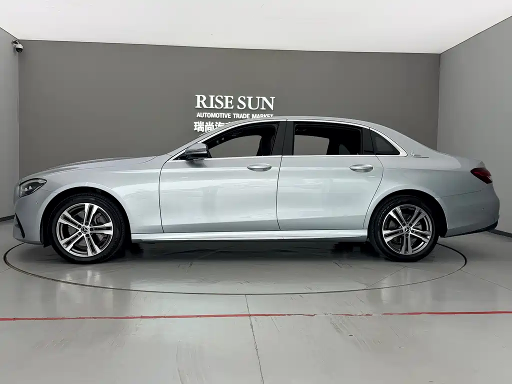 Mercedes-Benz E-Class 2023 — фото 4