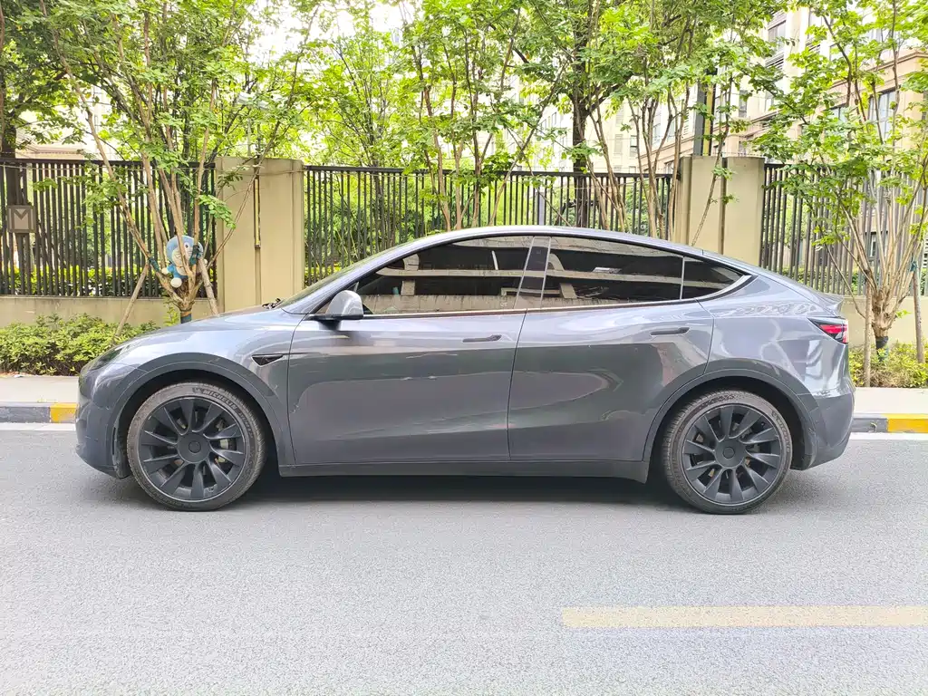 Tesla Model Y 2022 — фото 4