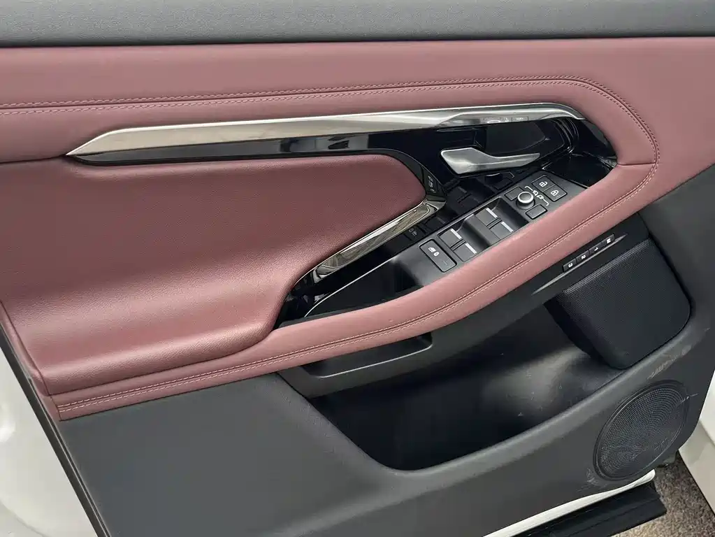 Land Rover Evoque 2023 — фото 5
