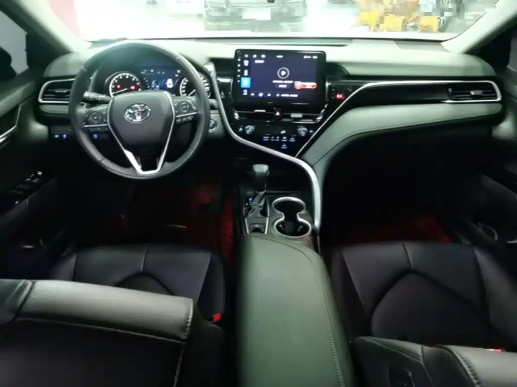Toyota Camry 2022 — фото 10