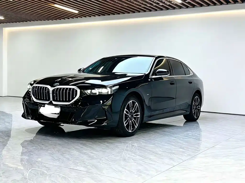BMW 5 Series 2025