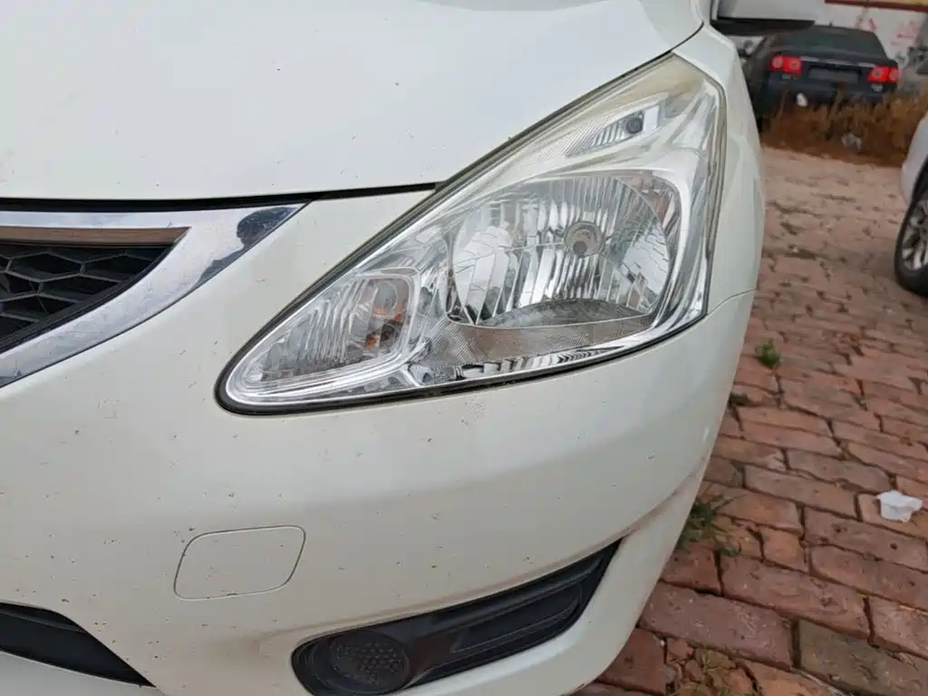 Nissan Tiida 2015 — фото 24