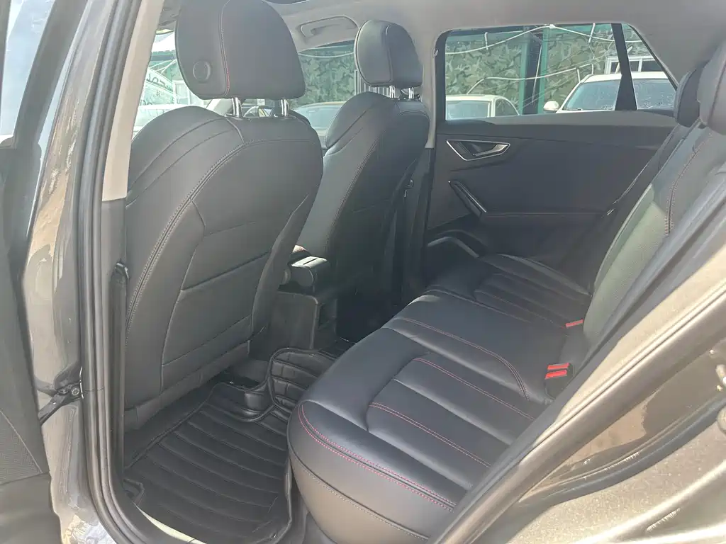 Audi Q2L 2023