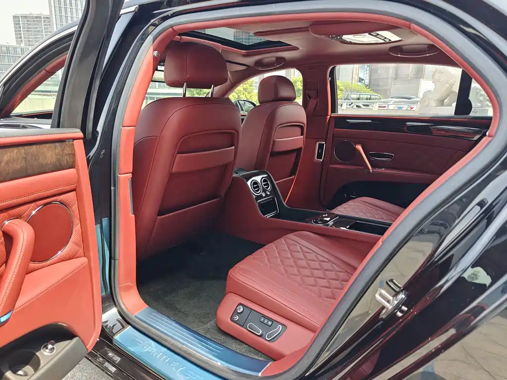 Bentley Flying Spur 2019 — фото 21