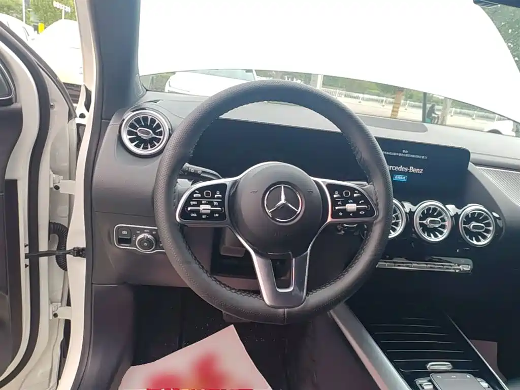 Mercedes-Benz GLA 2024 — фото 11