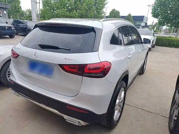 Mercedes-Benz GLA 2023