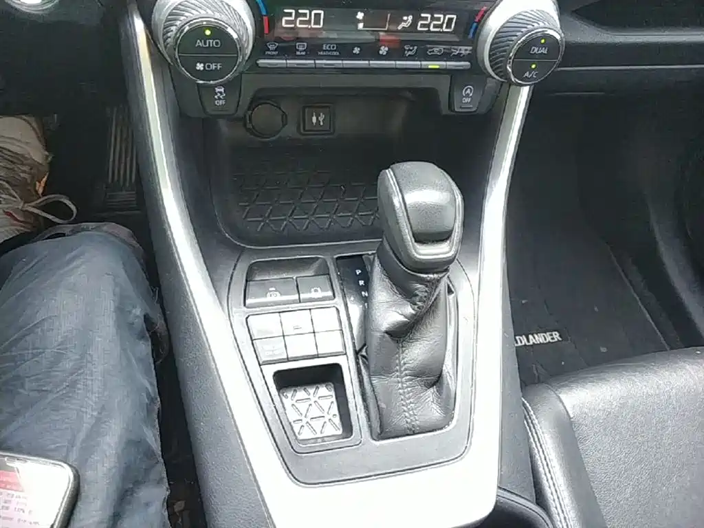 Toyota Wildlander 2020 — фото 14