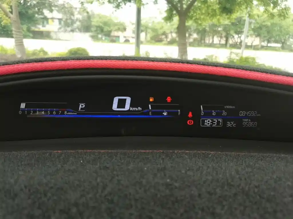 Honda Jade 2015 — фото 12
