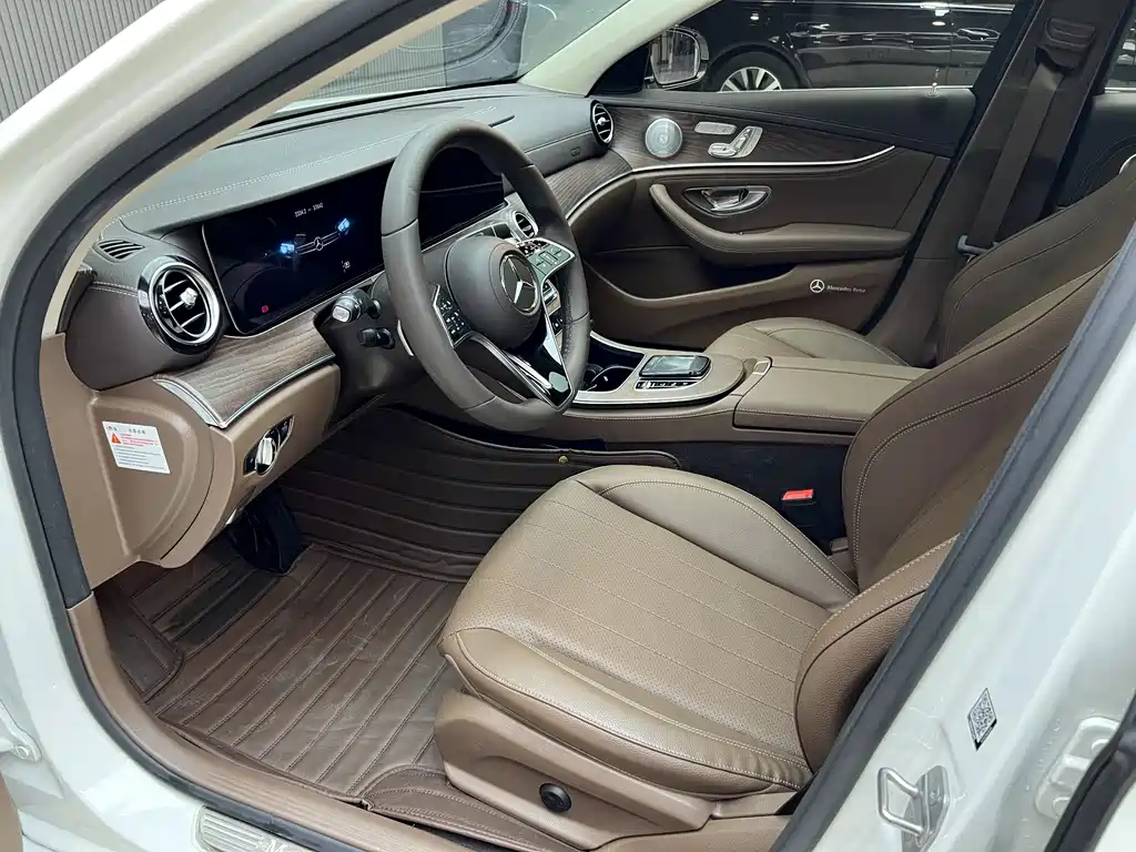 Mercedes-Benz E-Class 2021 — фото 6