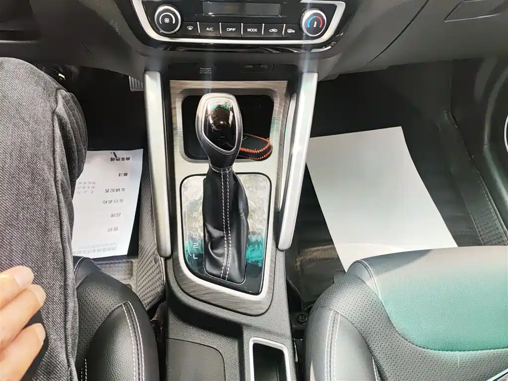 Geely Vision X3 2018 — фото 10