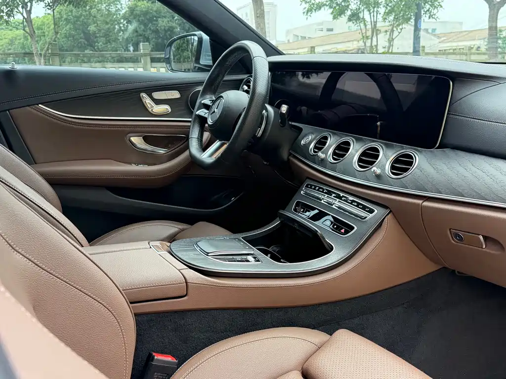 Mercedes-Benz E-Class 2023 — фото 5