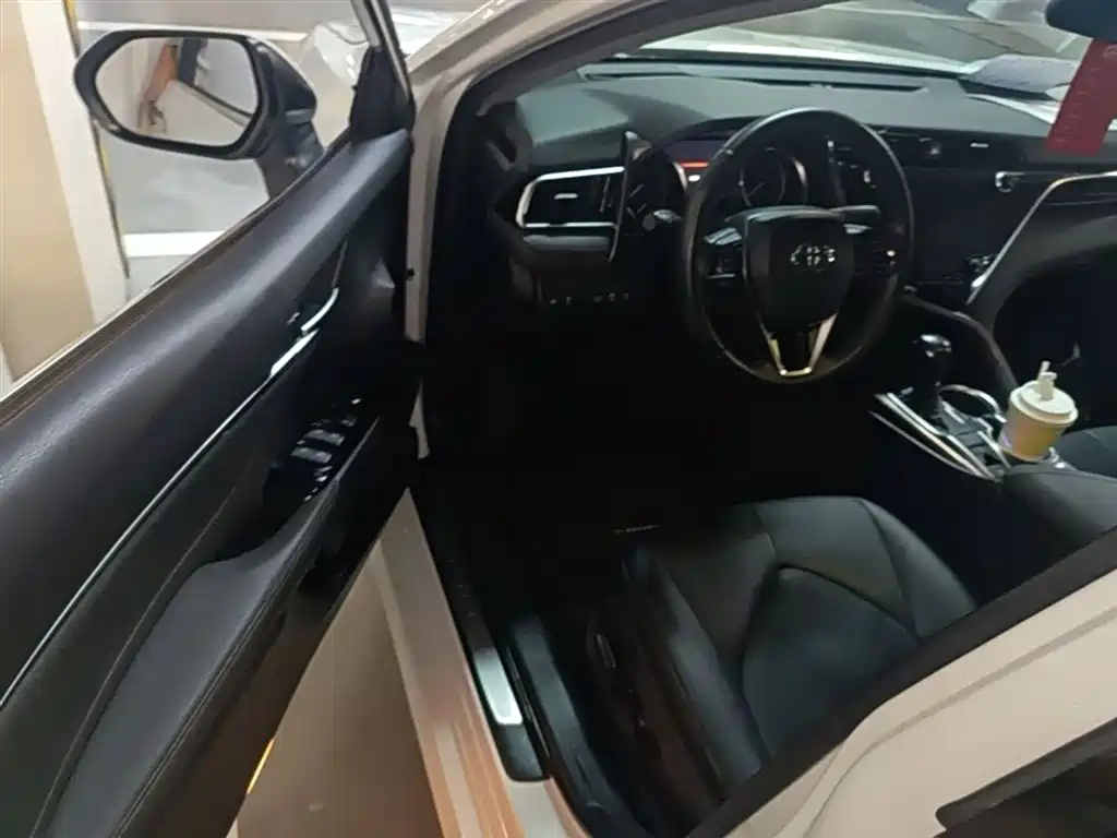 Toyota Camry 2021 — фото 17