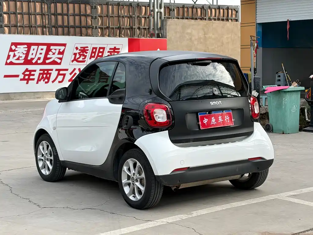 smart Fortwo 2016 — фото 17