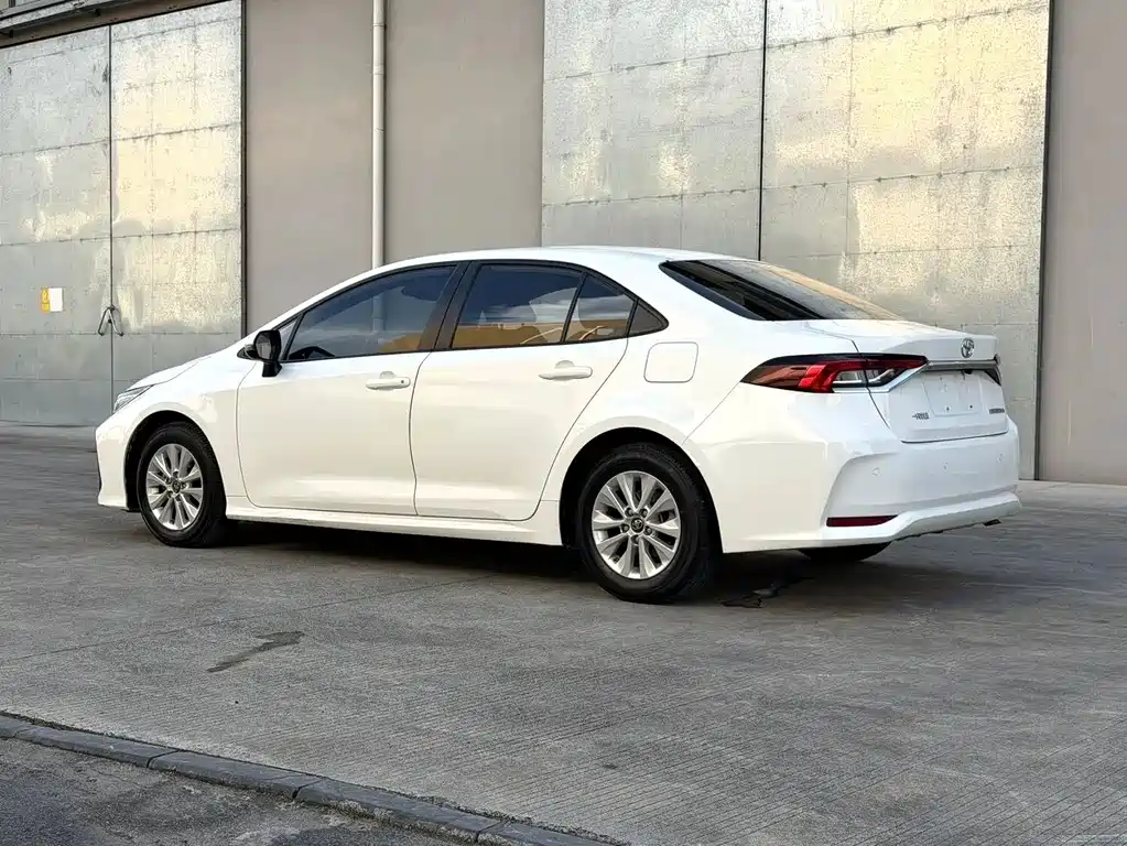 Toyota Corolla 2024 — фото 10