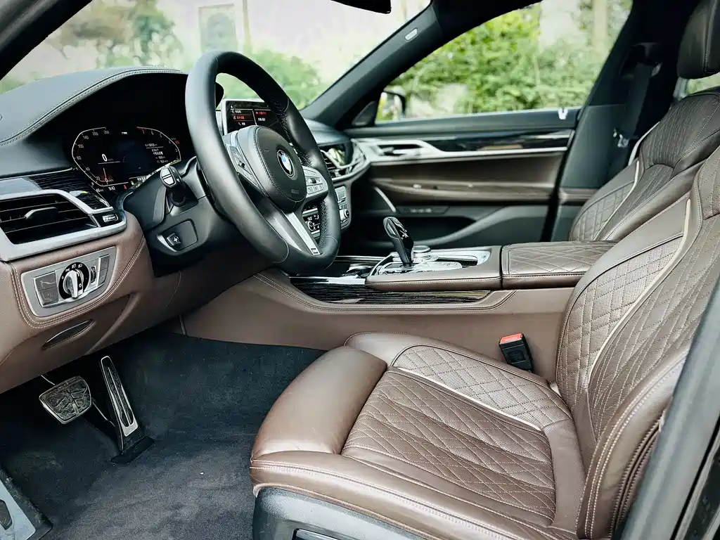 BMW 7 Series 2020 — фото 13