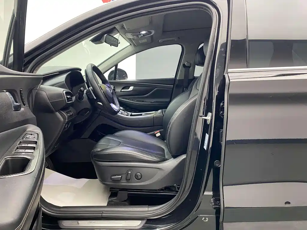 Hyundai Santa Fe 2023 — фото 15