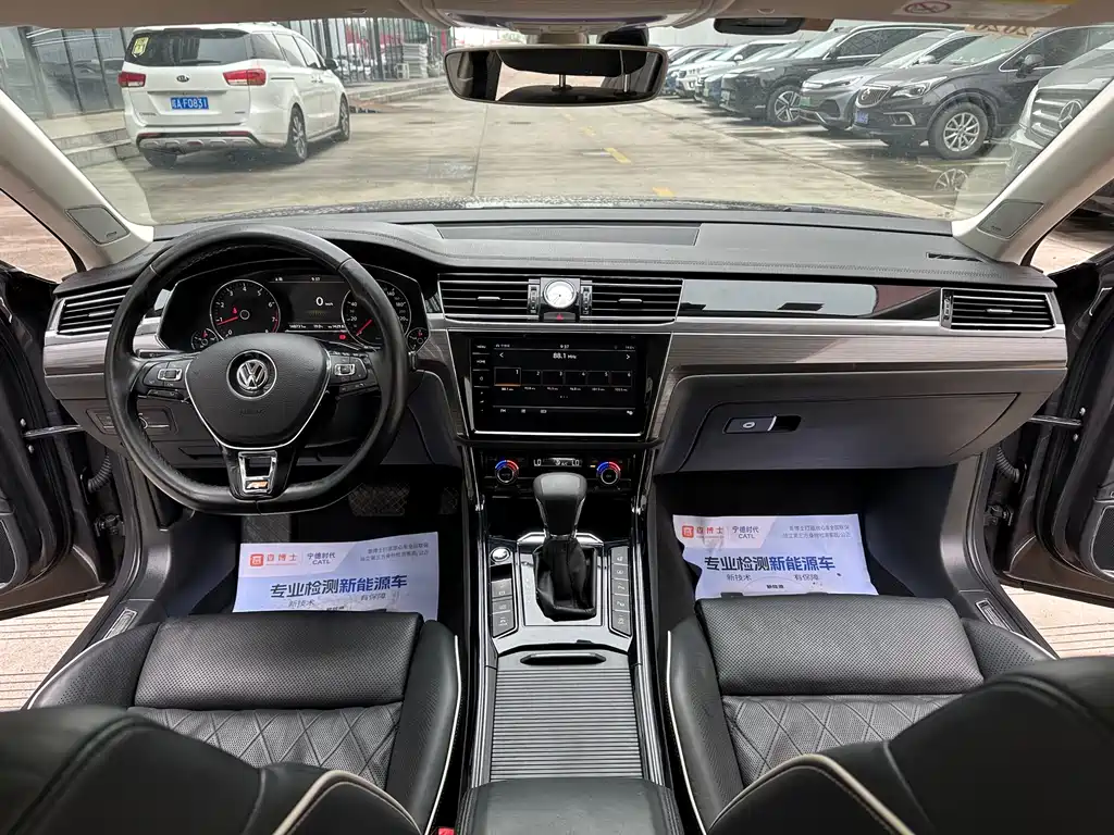 Volkswagen Phideon 2018 — фото 11