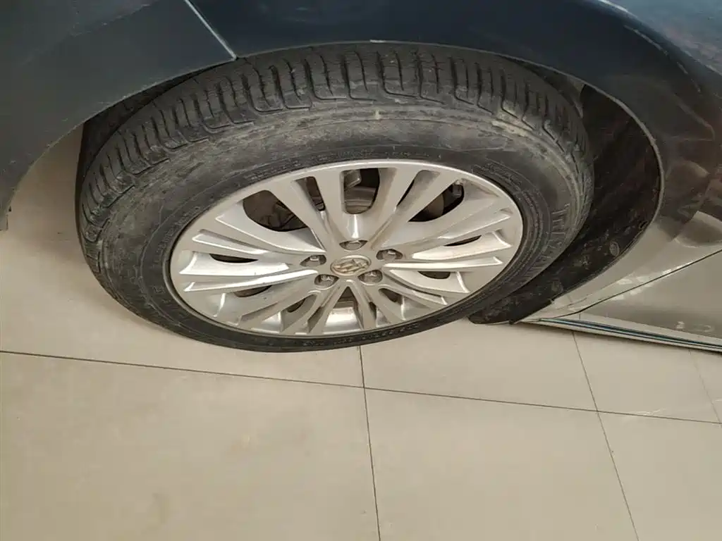 Buick Excelle 2015 — фото 23
