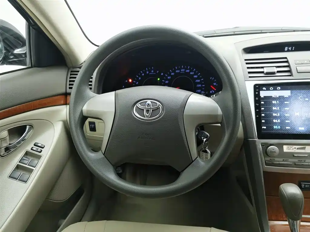 Toyota Camry 2016 — фото 11