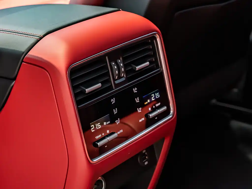 Porsche Cayenne 2018 — фото 16