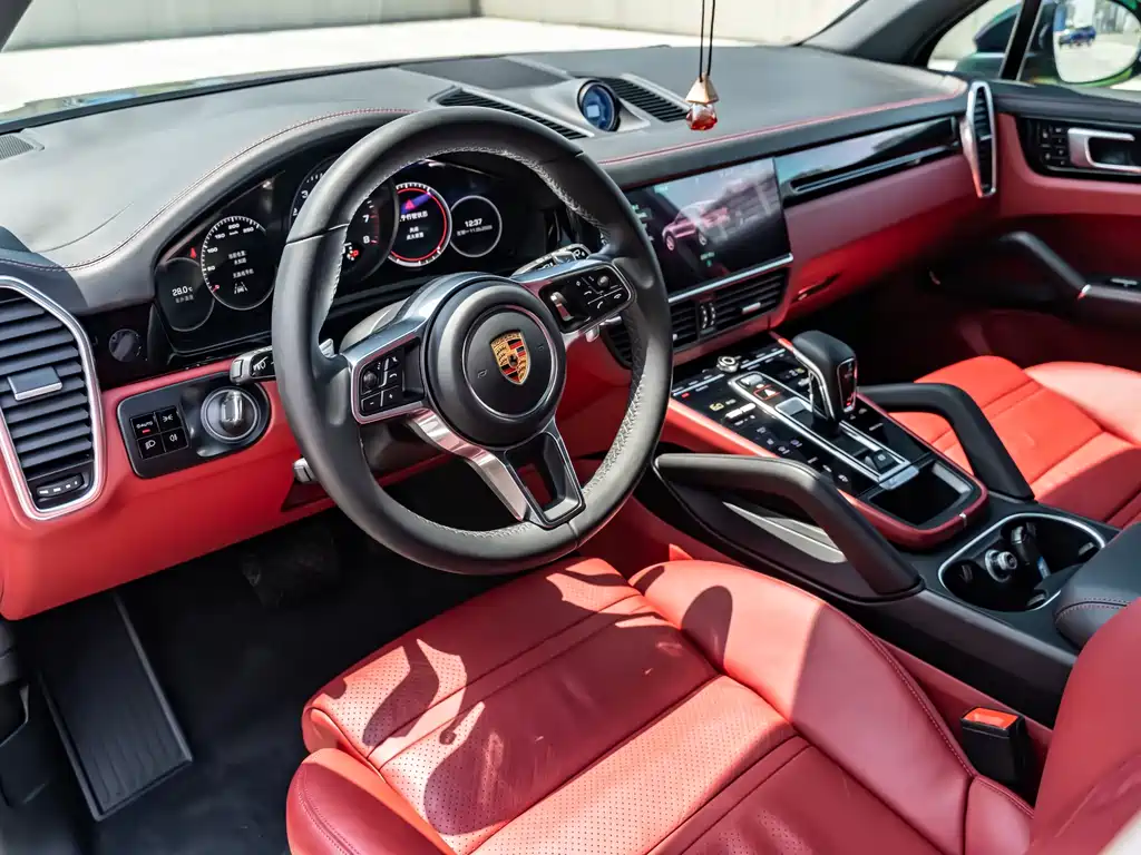 Porsche Cayenne 2018 — фото 13