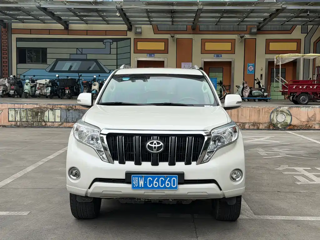 Toyota Prado 2016 — фото 2