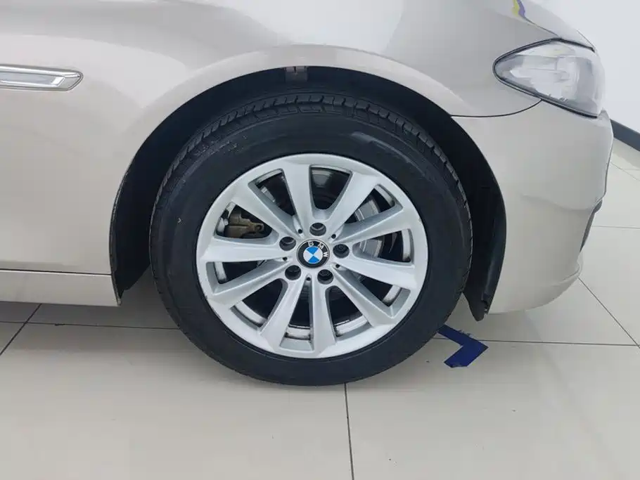 BMW 5 Series 2015 — фото 6