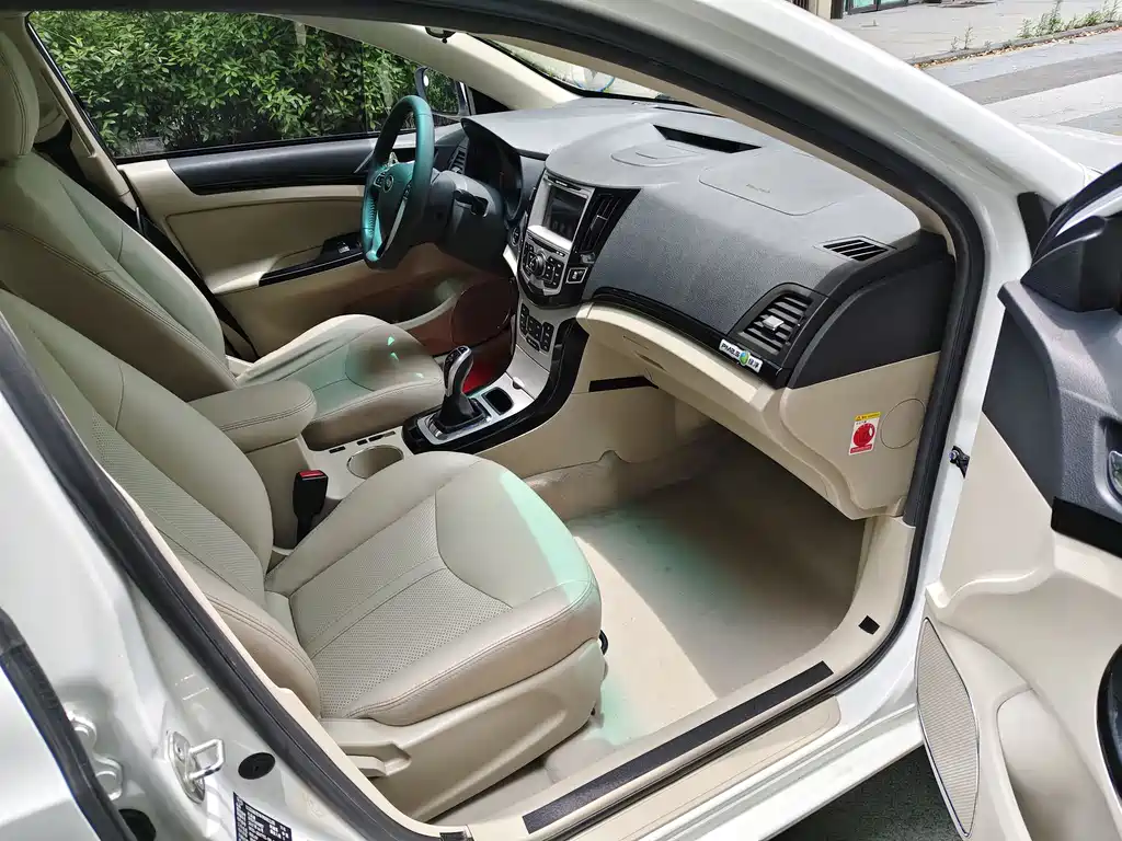 BYD e5 2017 — фото 9