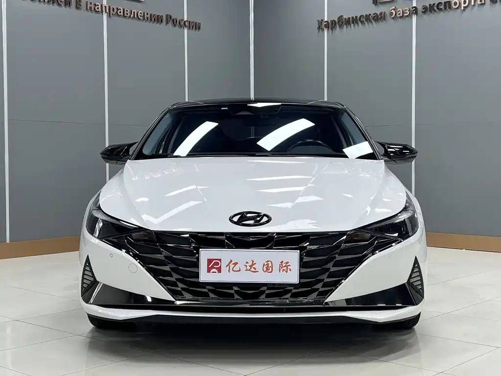 Hyundai Elantra 2023 — фото 2