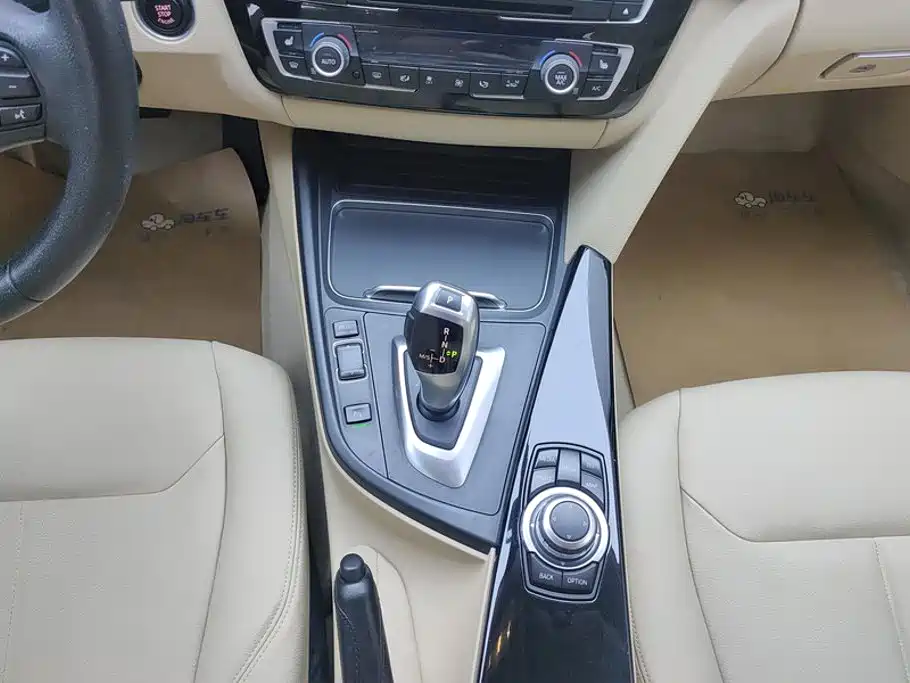 BMW 3 Series 2016 — фото 16