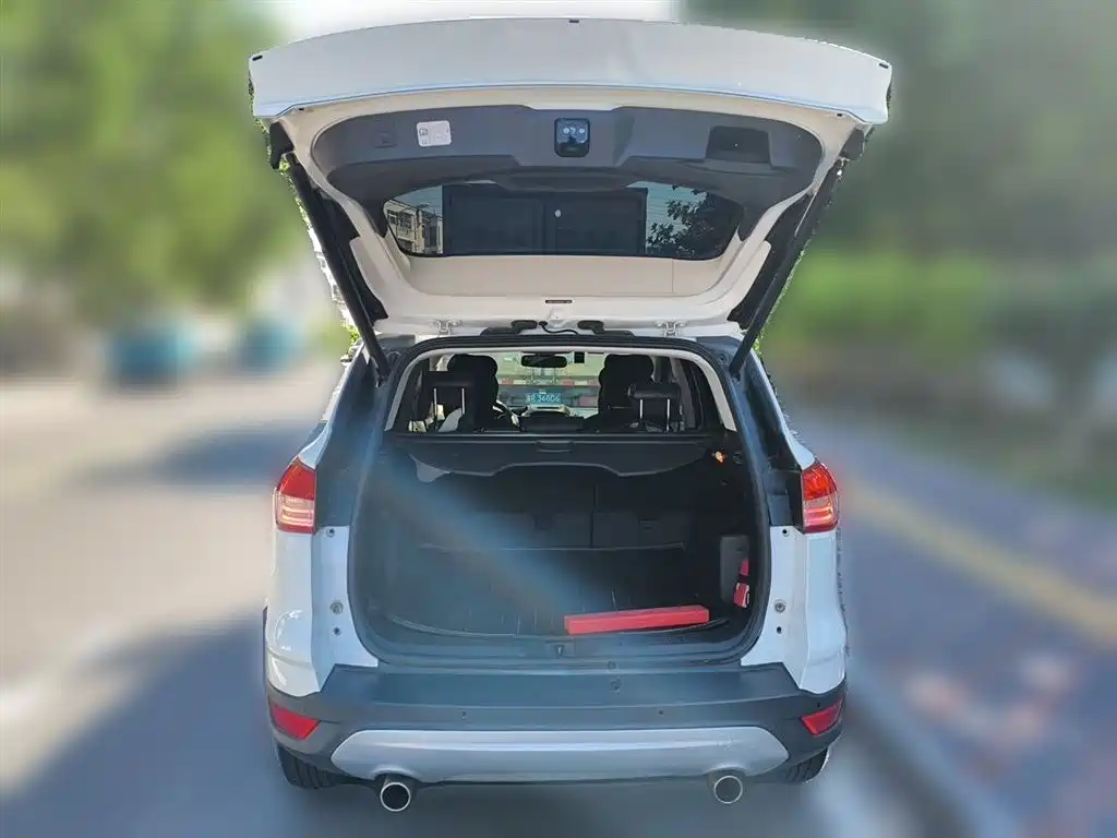 Ford Kuga 2015 — фото 10