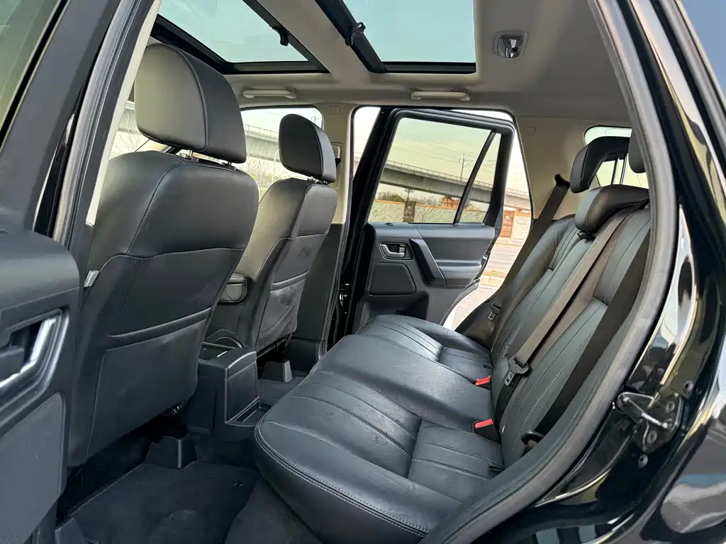 Land Rover Freelander 2 2013 — фото 11
