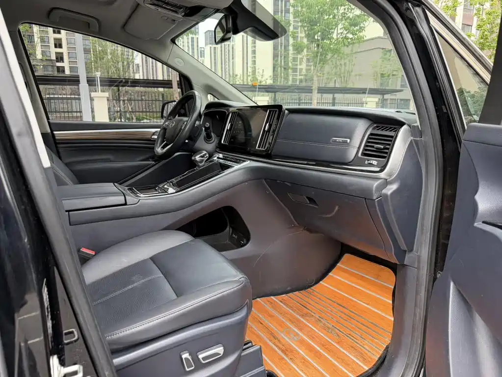 GAC Motor Trumpchi M8 2021 — фото 15
