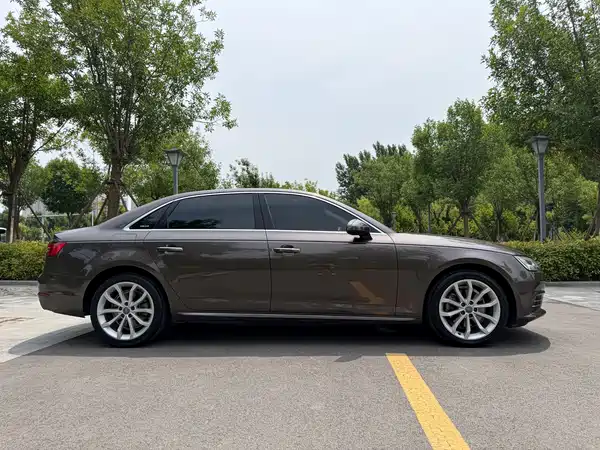 Audi A4L 2017