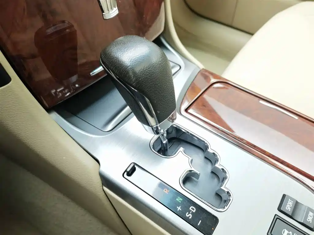 Toyota Crown 2014 — фото 13