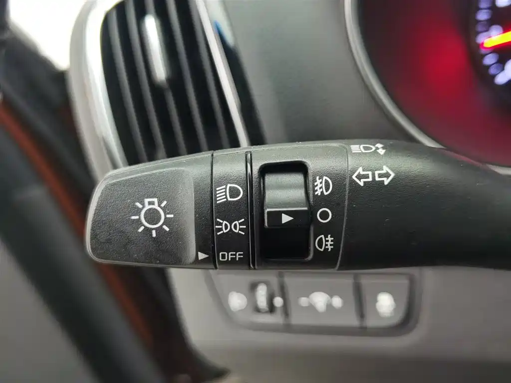 Kia KX3 2015 — фото 21