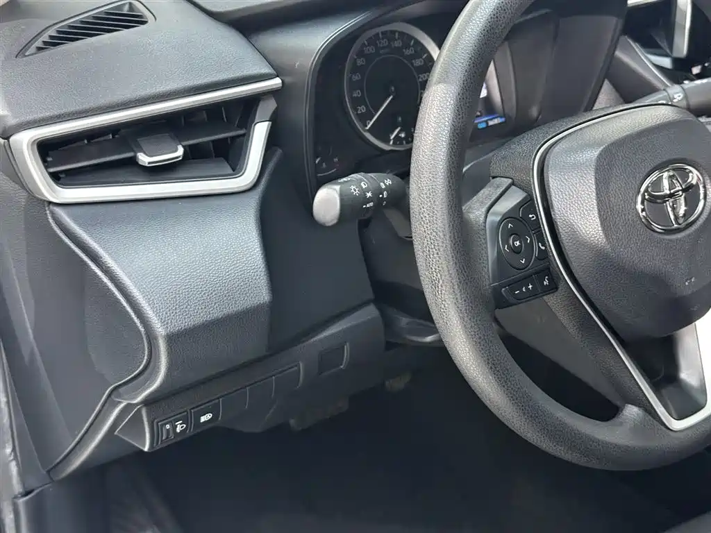 Toyota Corolla 2023 — фото 13