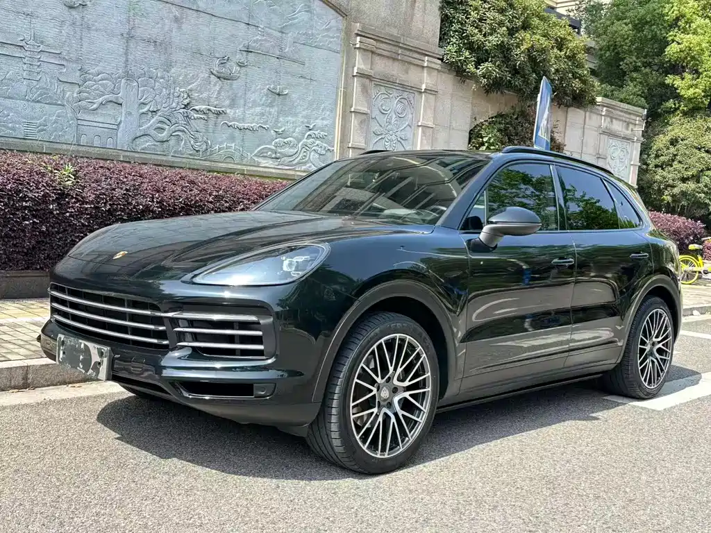 Porsche Cayenne 2018 — фото 1