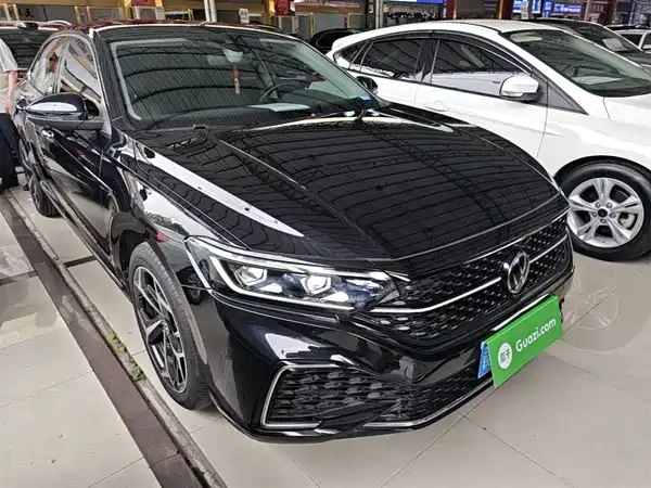 Volkswagen Passat 2023
