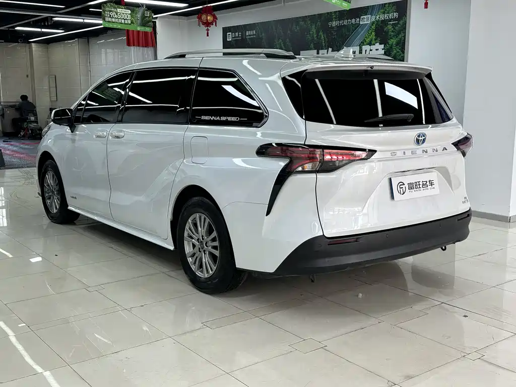 Toyota Sienna 2025 — фото 5